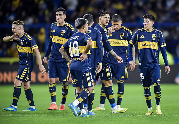 Fracaso: Boca eliminado ante Huracán tras perder 3-2 en La Bombonera. Editorial e Info: Daniel Sonaglioni. 
